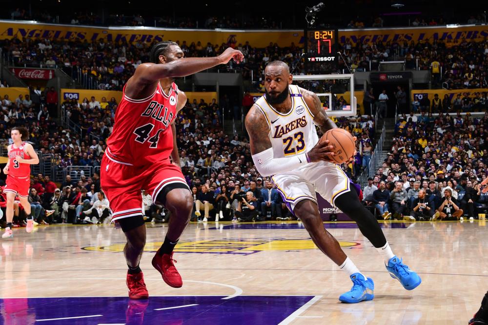 风中有朵雨做的云？曼城新赛季二客球衣曝光：灵感源自雨滴